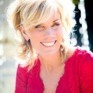 Headshot of Saskia Roell